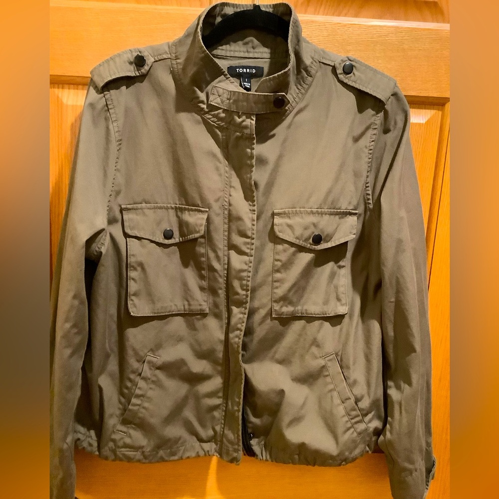 Women’s Torrid Army Green Olive Utility Lightweight Jacket Size 1X EUC - Picture 3 of 13